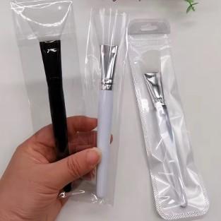 Кисть силиконовая, скошенная YP17180 4