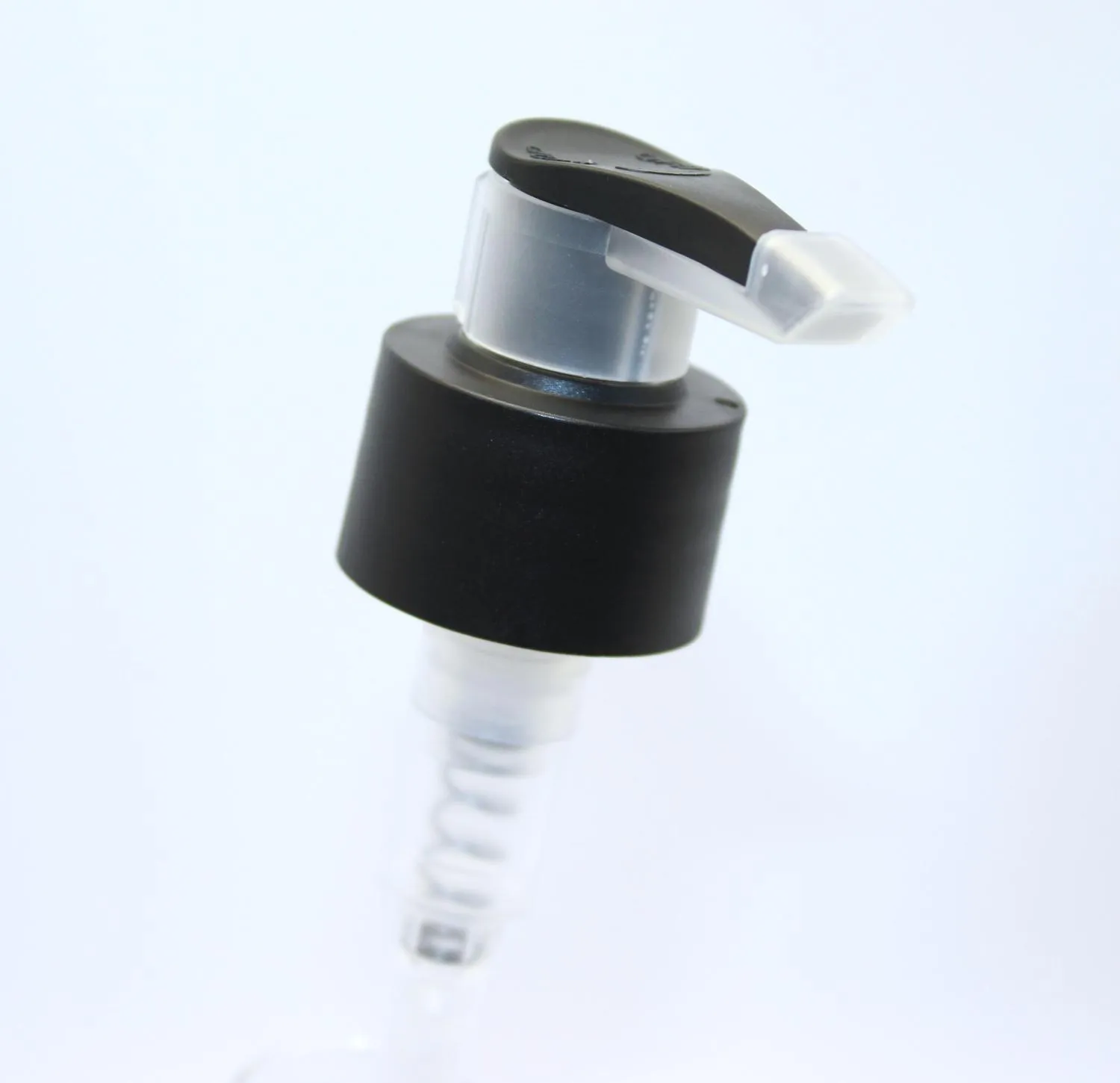 Дозатор 28/410 матовый с защитной матовой клипсой 4