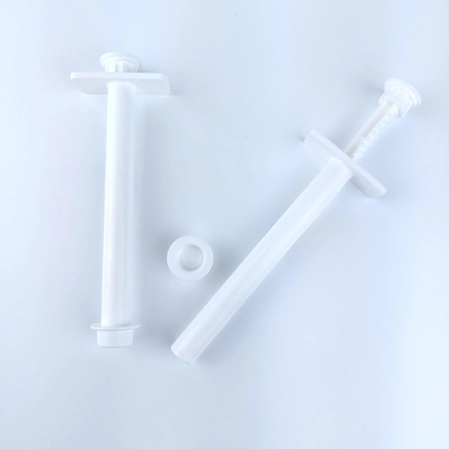 Корпус шприца емкостью 6 ml (белый) в комплекте с поршнем и колпачком - АКЦИЯ 3