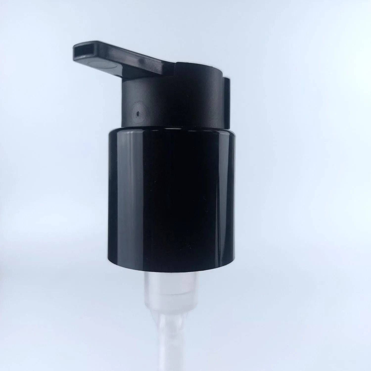 Дозатор 28/410 черный глянц., с матовой черной клипсой, бесконтактный, длина трубки в выдернутом состоянии 14,5 см, EF-R11 4