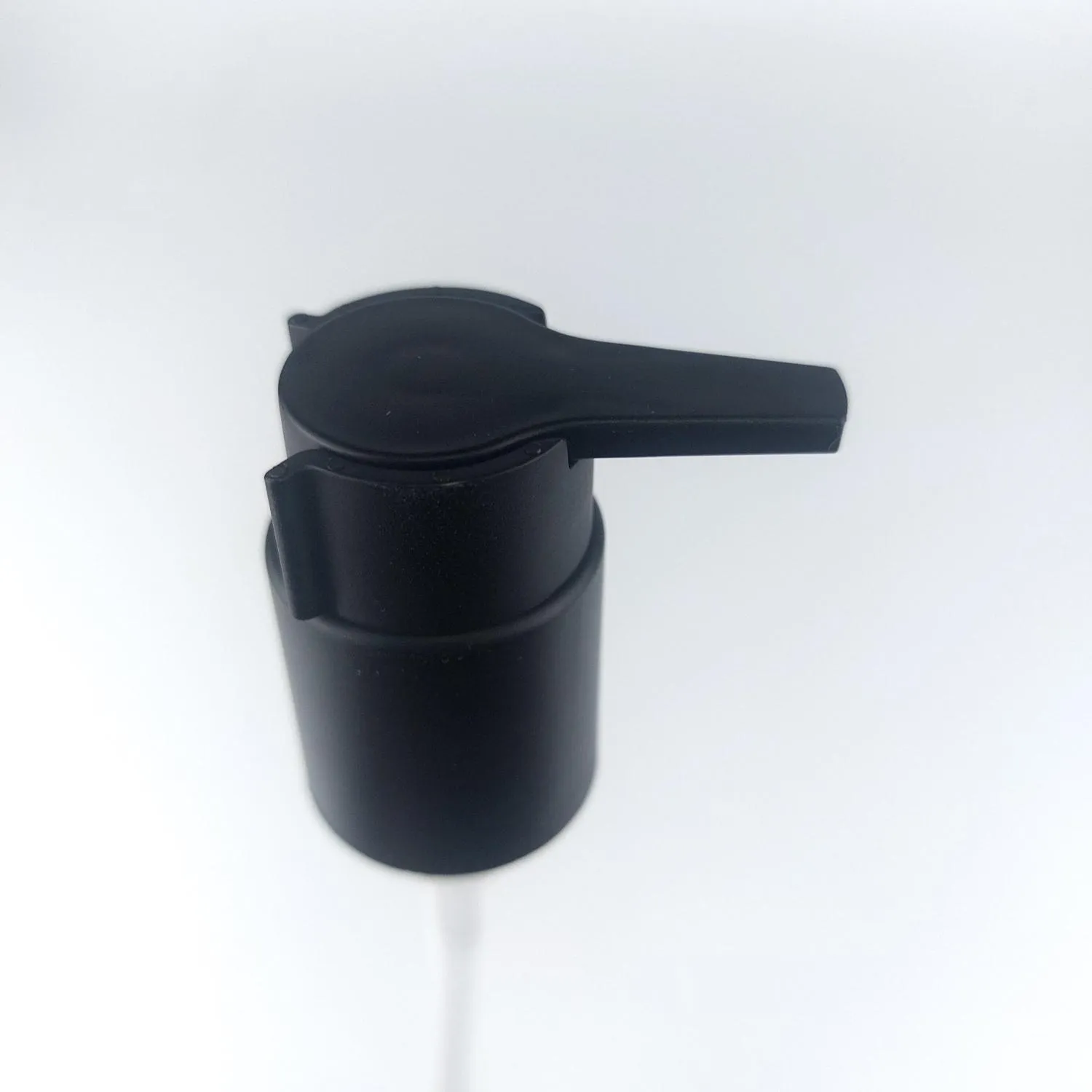 NEW_Дозатор 24/410 черный матовый, с матовой клипсой, бесконтактный, трубка 200мм (в выдернутом состоянии) 4