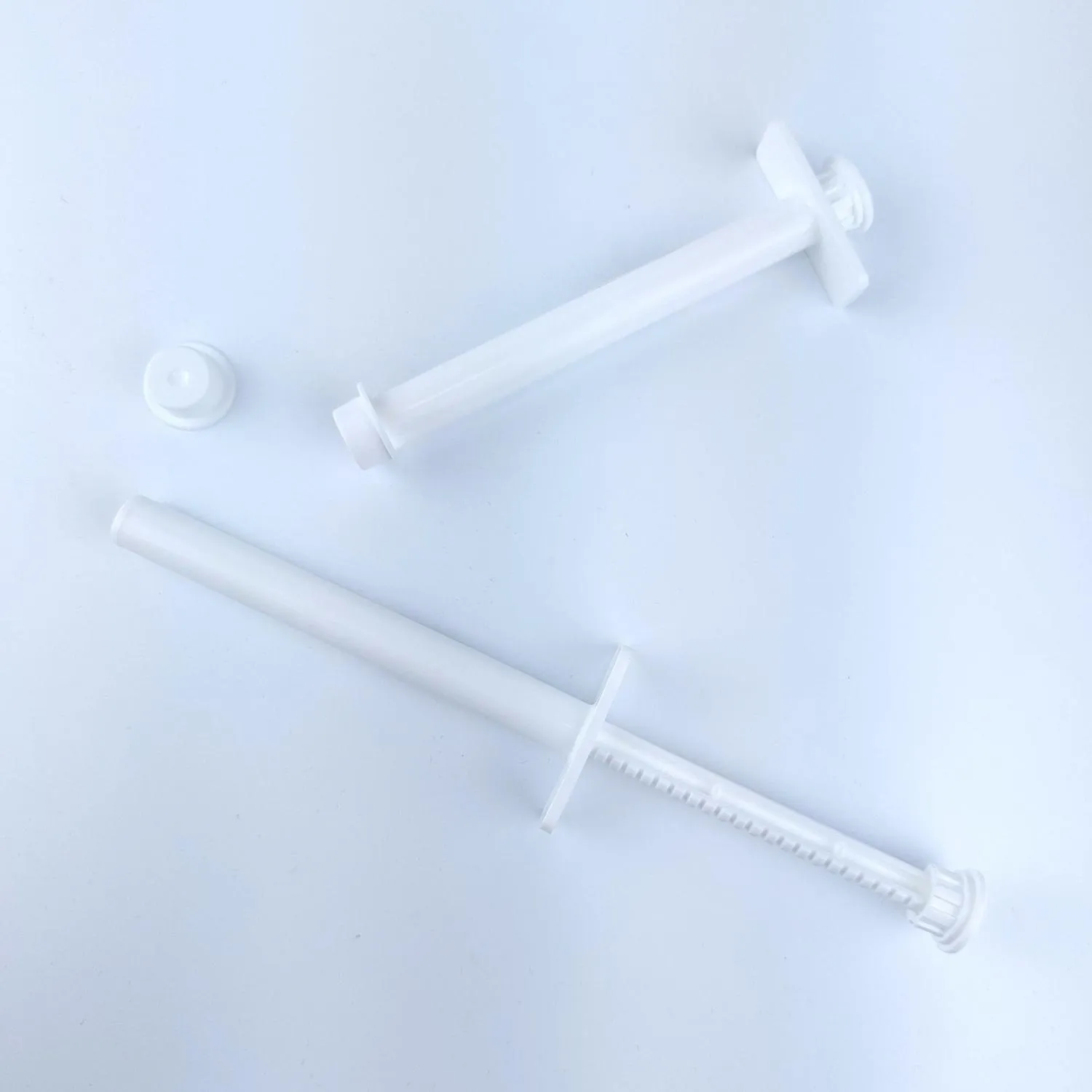 Корпус шприца емкостью 6 ml (белый) в комплекте с поршнем и колпачком - АКЦИЯ 4