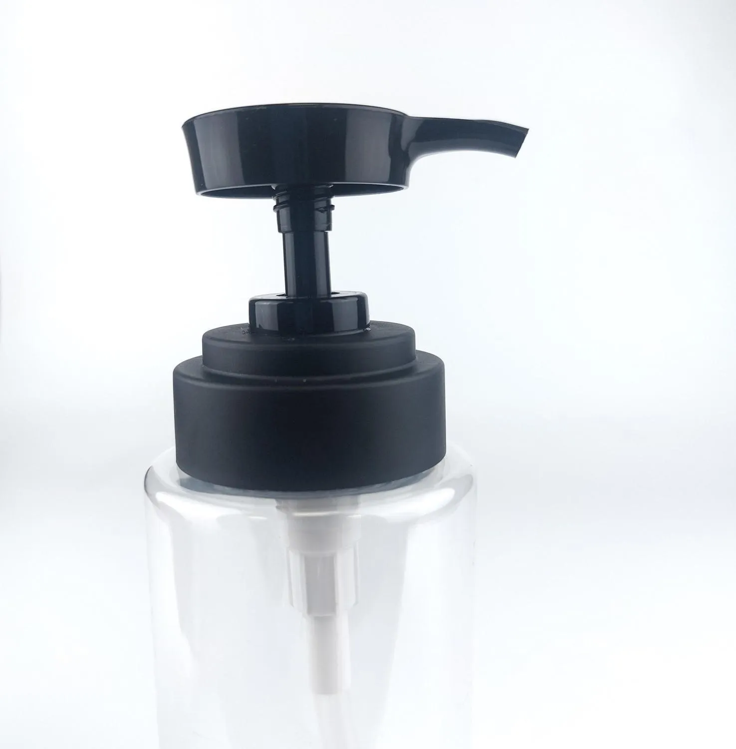 Дозатор 24/410 черный глянцевый c узким носом гладкий, с матовой юбкой, длина трубки 110 мм в выдернутом состоянии LY 9021 - АКЦИЯ 3