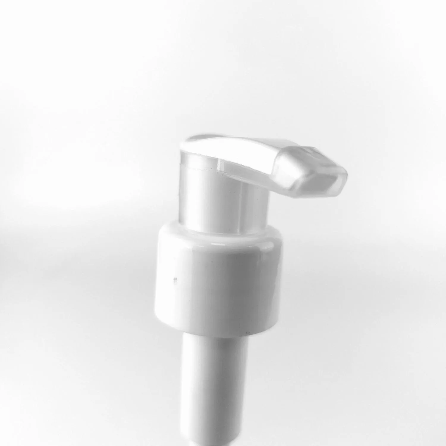 Клипса-стоппер для фиксации носика дозатора, цвет натуральный (LOCK B) 4